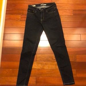 Levi’s ankle skinny jeans